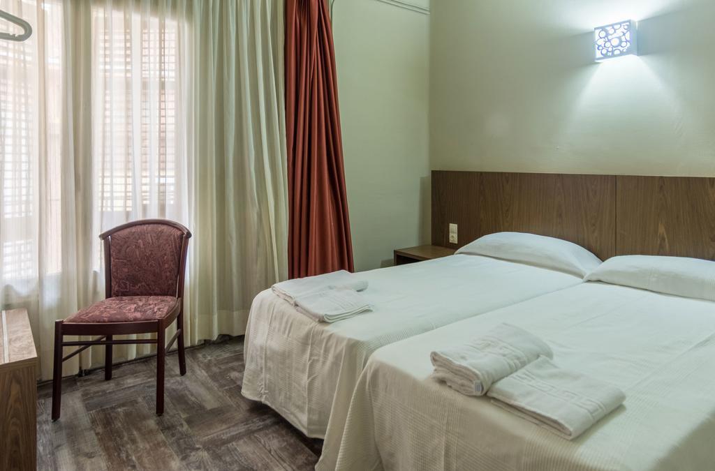 Hostal Sant Miquel Balaguer Ngoại thất bức ảnh